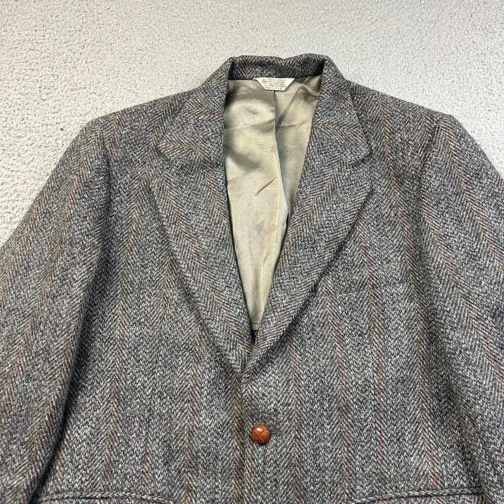 Vintage Harris Tweed Blazer Mens 40R Handwoven Wool Herringbone Sport Coat Gray